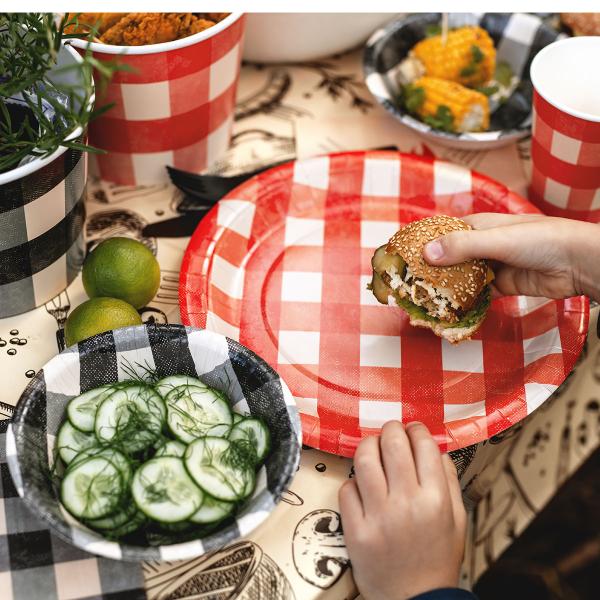 Rutete Papptallerkener Rød 27 cm 6-pakning