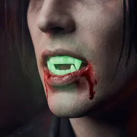 Selvlysende Vampyrtenner