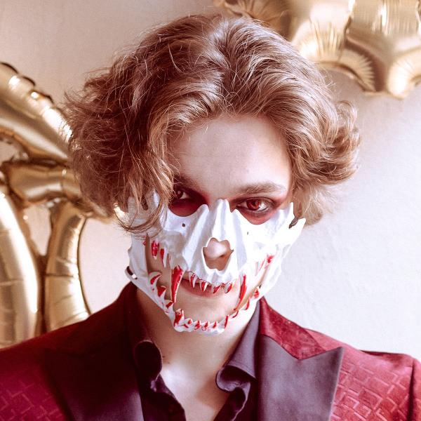 Hodeskalle Halvmaske med Blodige Tenner