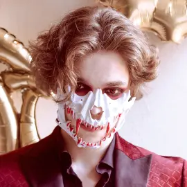 Hodeskalle Halvmaske med Blodige Tenner