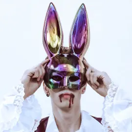 Mørk Iriserende Kaninmaske