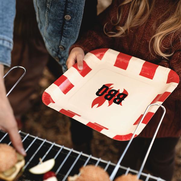Firkantede Papptallerkener BBQ 6-pakning